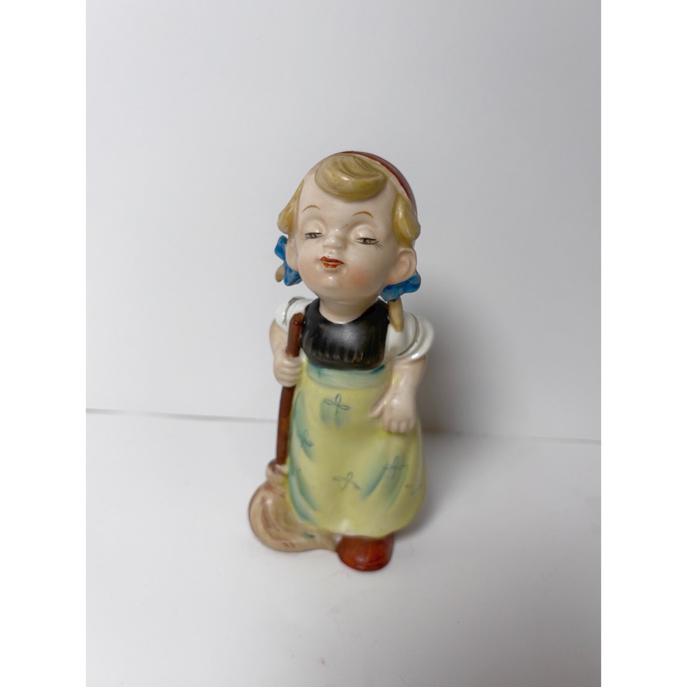 *VINTAGE* 1956 L&M Japan Ceramic Girl with Broom Figurine Mid Century Decor